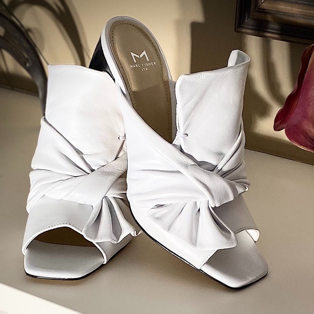 🌻🌻NWOT~MARC FISHER HOGAN TIE BOW MULE HEELS🌻🌻